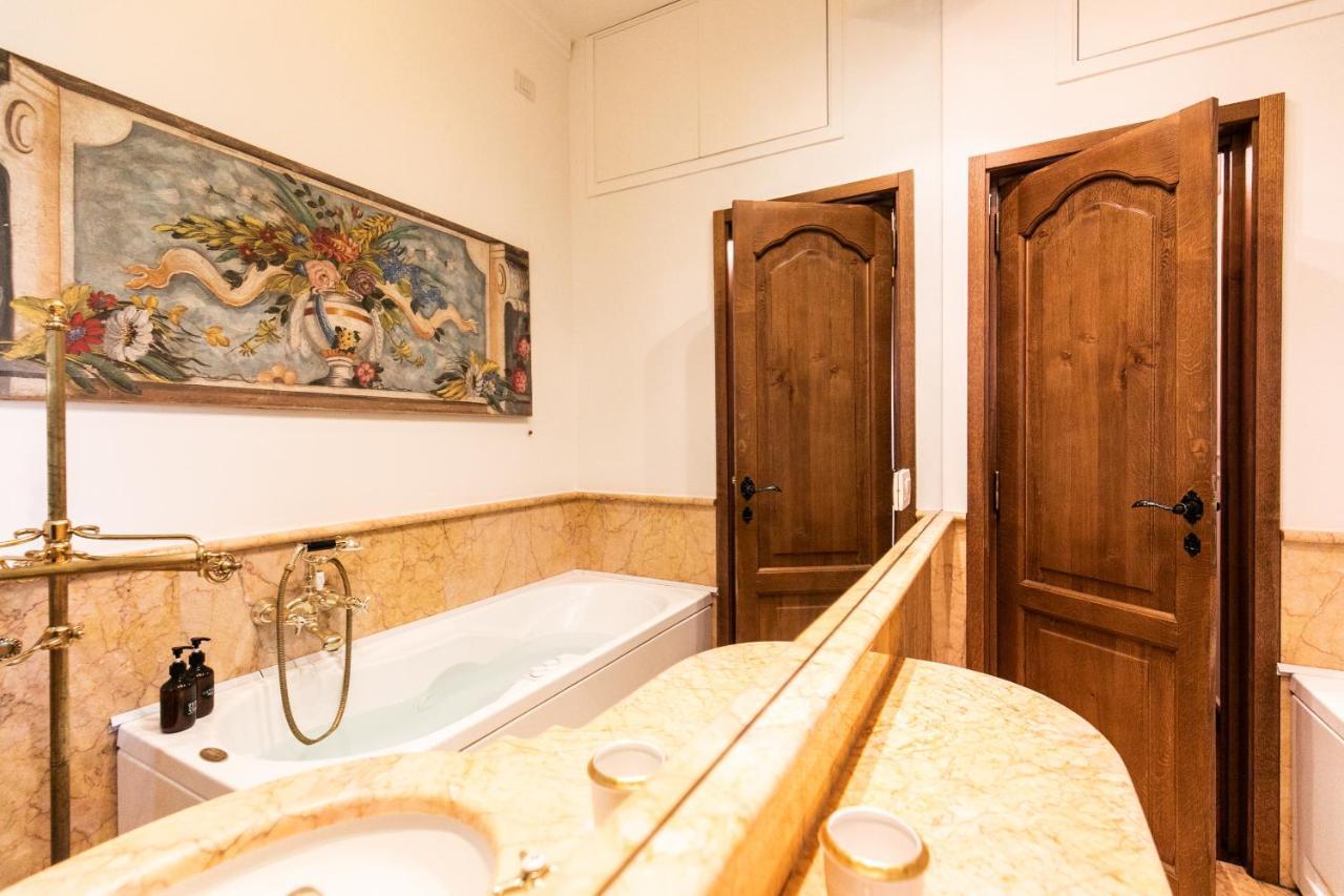 Klimt - Jacuzzi 5 Star - Luxury Design Apartment Milán Exterior foto