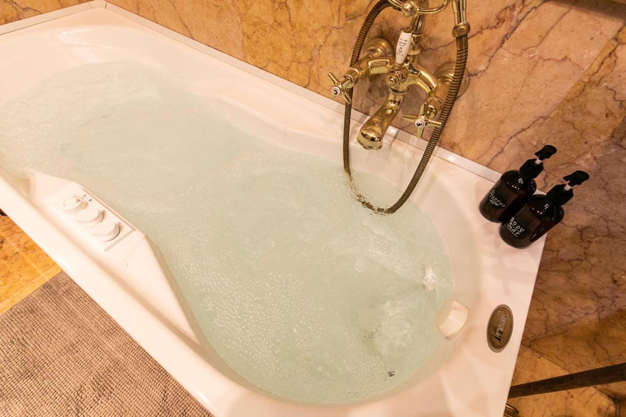 Klimt - Jacuzzi 5 Star - Luxury Design Apartment Milán Exterior foto