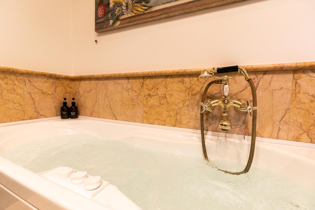 Klimt - Jacuzzi 5 Star - Luxury Design Apartment Milán Exterior foto