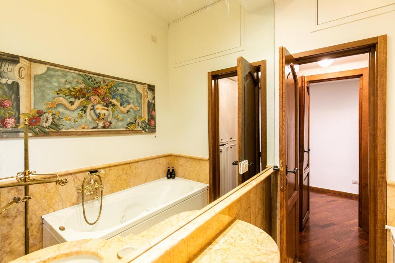 Klimt - Jacuzzi 5 Star - Luxury Design Apartment Milán Exterior foto