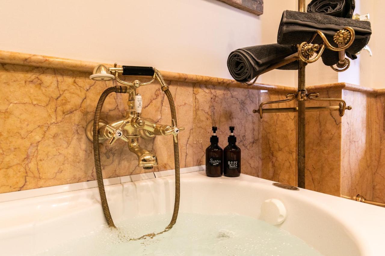 Klimt - Jacuzzi 5 Star - Luxury Design Apartment Milán Exterior foto