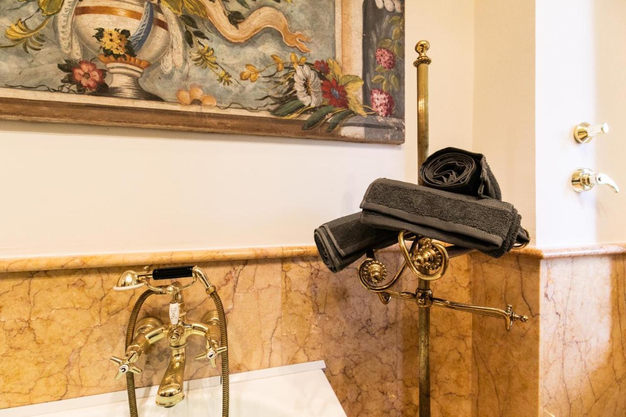 Klimt - Jacuzzi 5 Star - Luxury Design Apartment Milán Exterior foto
